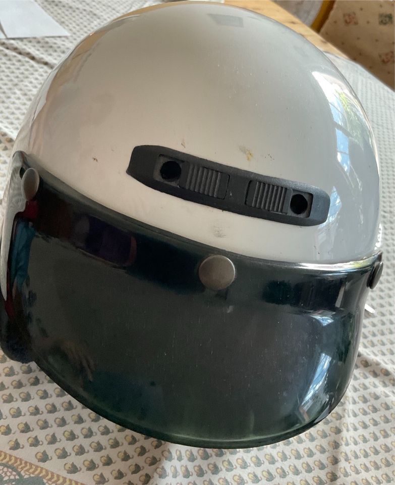 Harley Helm, mit Brille,weiß retro vintage in München -  Thalk.Obersendl.-Forsten-Fürstenr.-Solln | Motorradbekleidung | eBay  Kleinanzeigen ist jetzt Kleinanzeigen