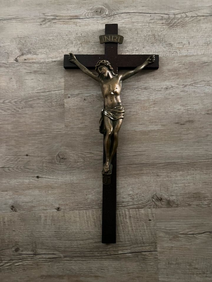 Holz Kreuz Jesus Kruzifix in Dresden