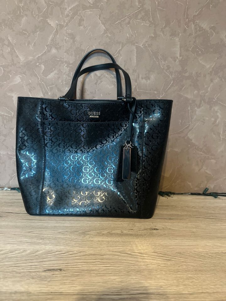 Guess Handtasche original in Rodgau