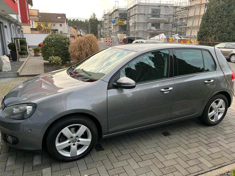 Golf 6 TSI TÜV NEU in Obertshausen