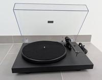 ツ Plattenspieler Pro-Ject Debut III / Matt Schwarz / Ortofon OM5E Nordrhein-Westfalen - Ratingen Vorschau