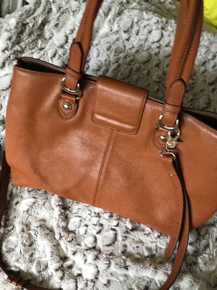 DKNY Ledertasche Tasche , Cognac braun in Hamburg