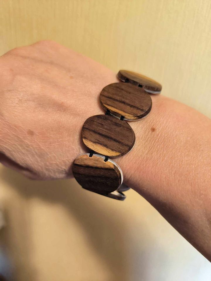 Armband elastisch Holz Perlmutt Leopard Motiv Armreif D.7,5 x B. in Koblenz