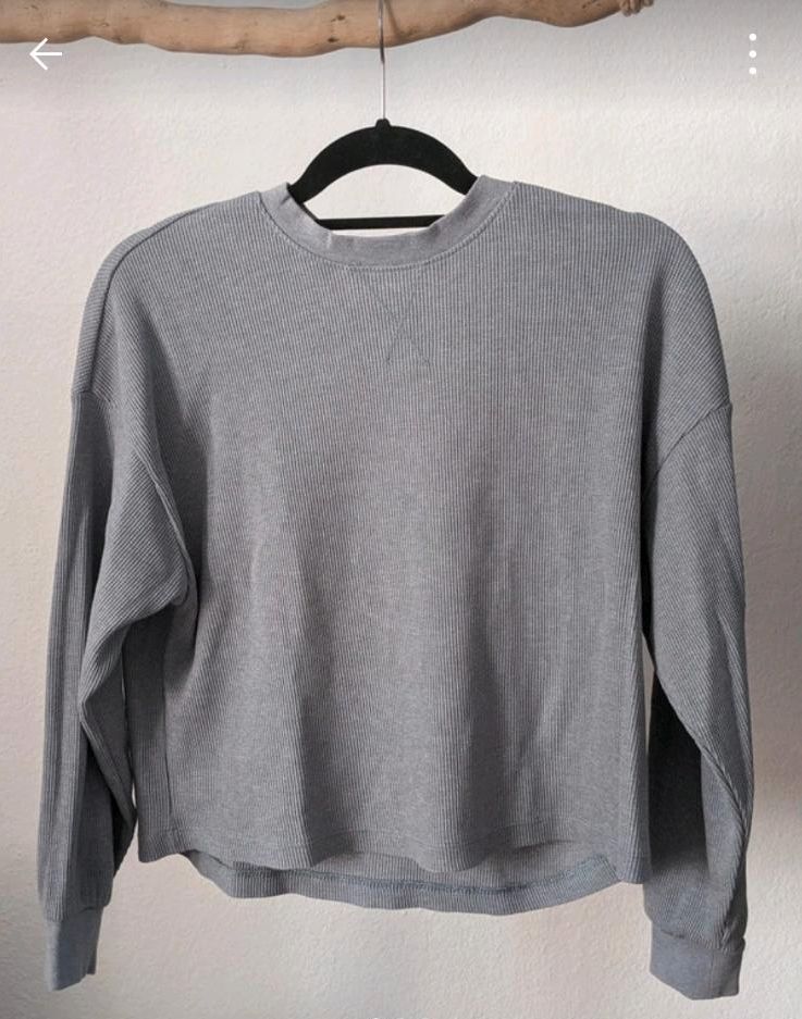 H&M Sweater oversize Pullover Sweatshirt Cropped in München