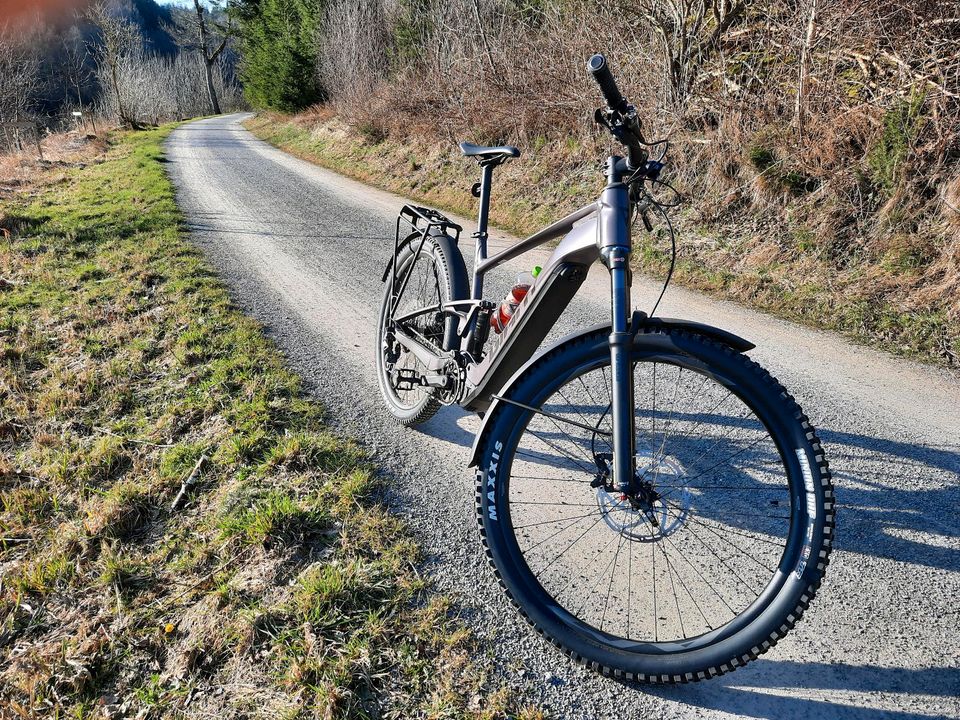 Giant Stance Fully E+EX 27,5 Zoll Herren E-Bike in Sundern (Sauerland)