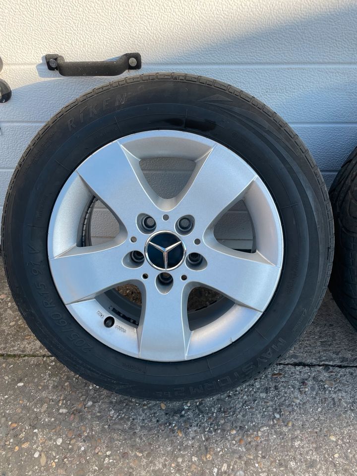 Sommerreifen mit Felge 205/60R15 - 7,0JX15H2 - Reifen Gut. in Eppingen