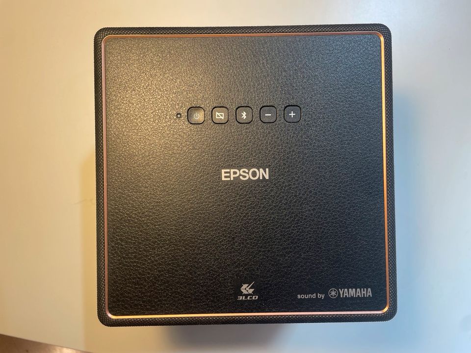 Epson EF-12 Beamer/ Projektor smart in Schwerin