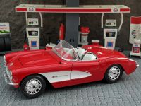 Chevrolet Corvette Cabrio 1957 Oldtimer Rot Weiß 1:18 sehr RAR !! Hessen - Bruchköbel Vorschau