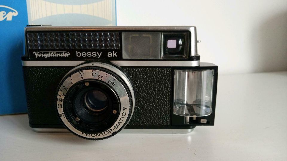 Voigtländer Bessy ak mit Schutzhülle und Originalverpackung in Niederwerrn