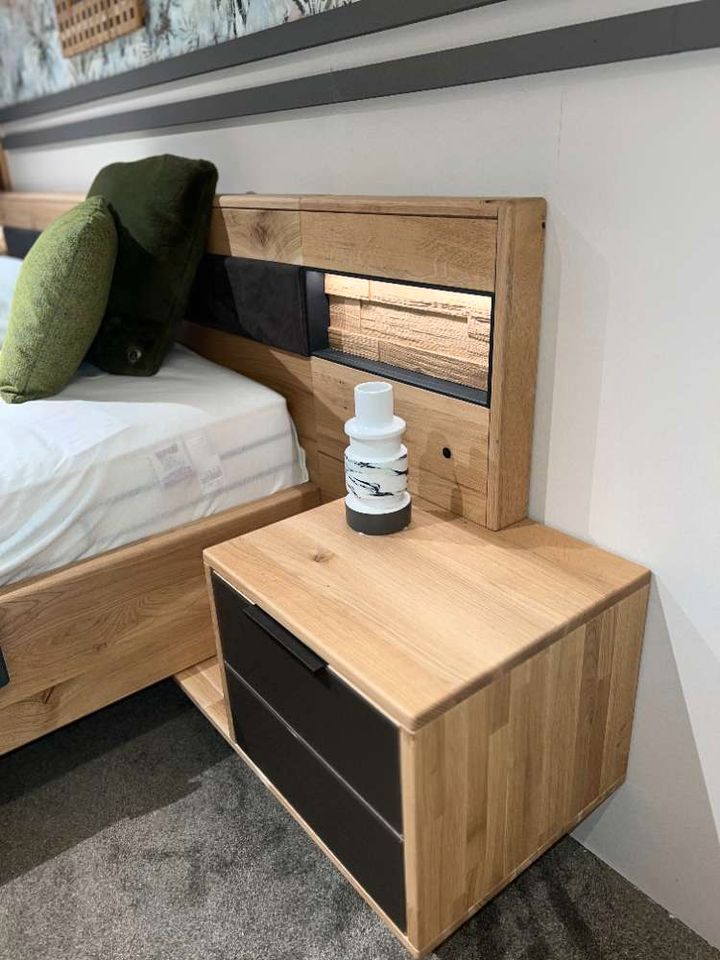 Casada Chur Eiche Massiv Schlafzimmer aus Bett,Schrank,Kommode in Mayen