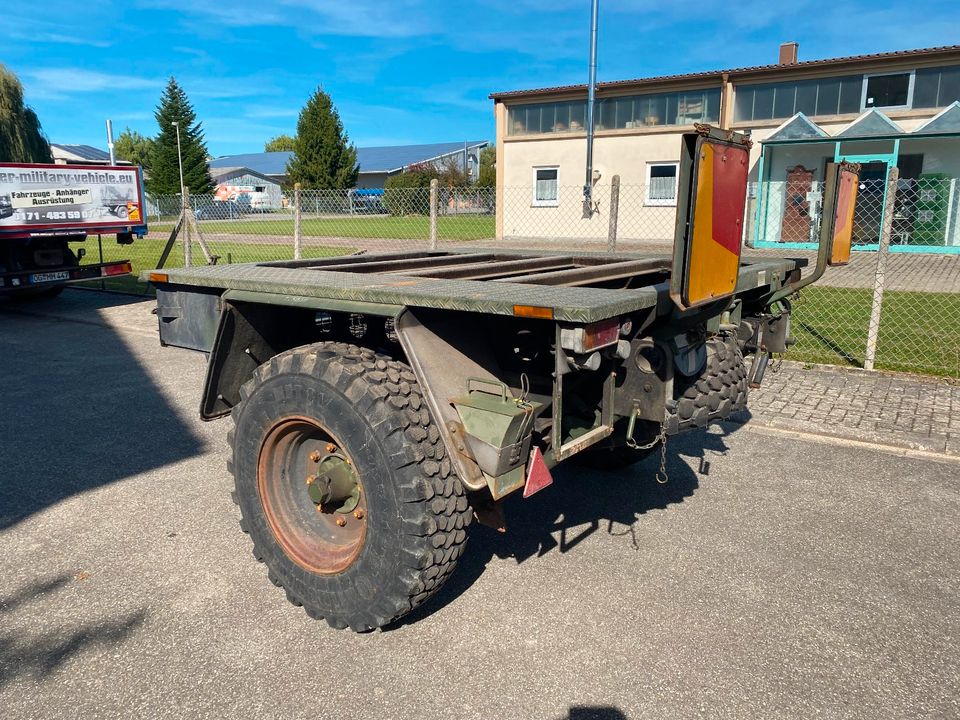 Auflaufgebremst Anhänger Bundeswehr LKW Traktor u.a. in Neuried