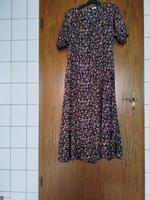 Langes Blumenkleid schwarz mit kurzem Arm Größe L mit Bindeg Rheinland-Pfalz - Hergenfeld Vorschau