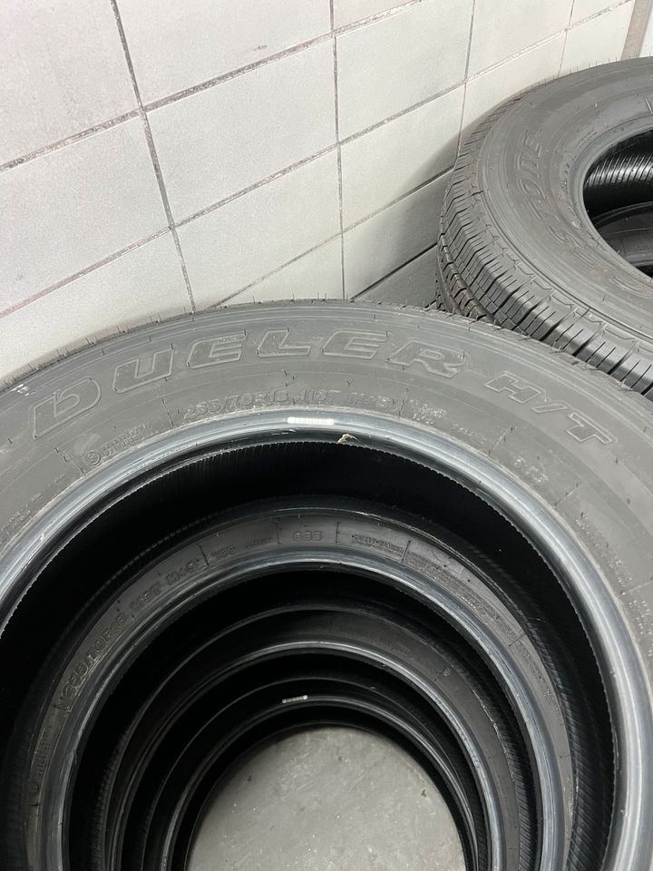 Bridgestone Dueler H/T Reifen Jeep/VW Amarok  255/70/18 113T in Tutzing