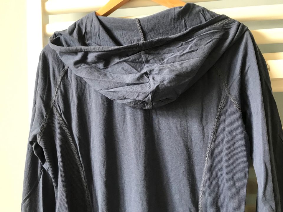 Bench Shirt/Pullover mit Kapuze , XL, BW, in Dresden