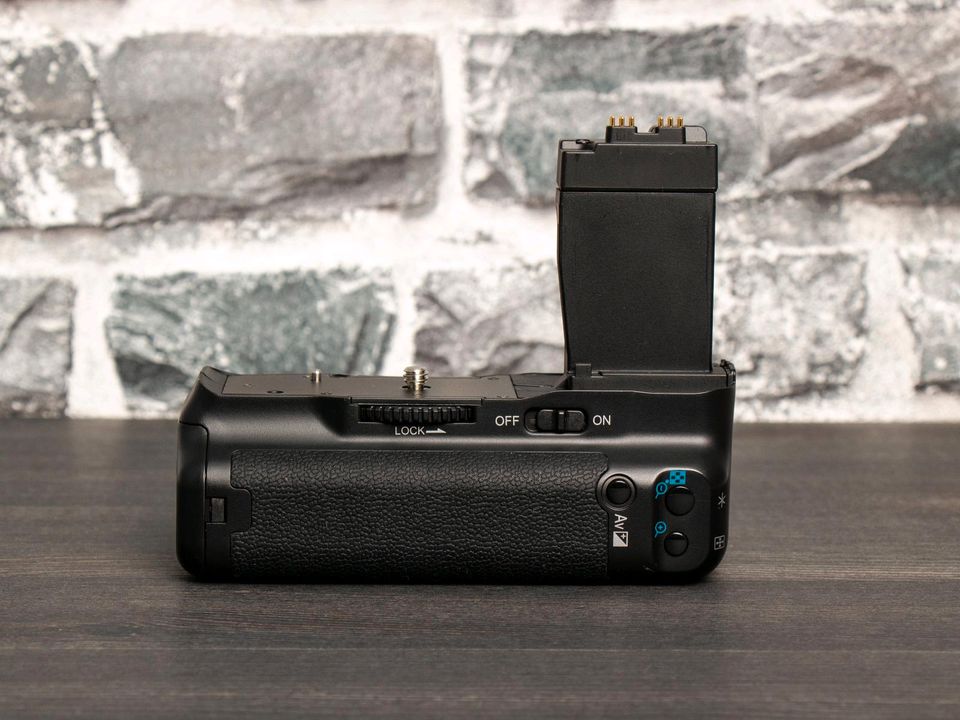 Batteriegriff für Canon EOS 550D, 600D, 650D, 700D Neewer NW in Daubach