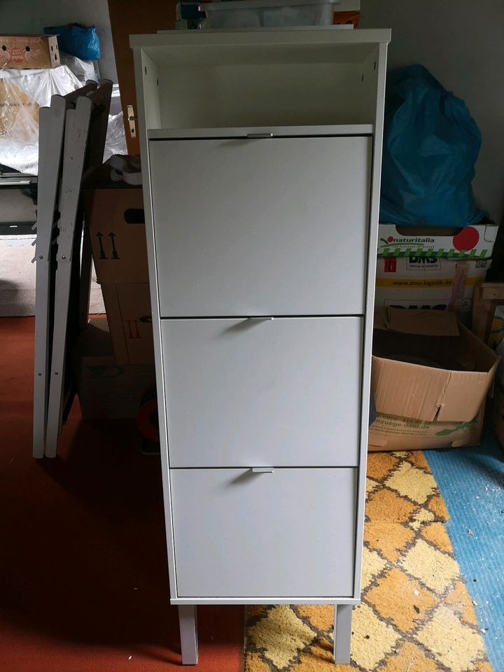 Schuhschränke Ikea Skär in weiß,ein Schrank in Zierenberg