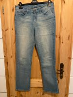 Levi‘s Jeans 30/32 W30 L32 Demi Curve Mid Rise Straight hellblau Hessen - Reichelsheim (Wetterau) Vorschau