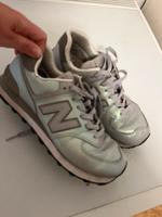 New Balance 574 Perlmutt 40,5 glänzend Silber Sneaker Turnschuhe Nordrhein-Westfalen - Erkrath Vorschau
