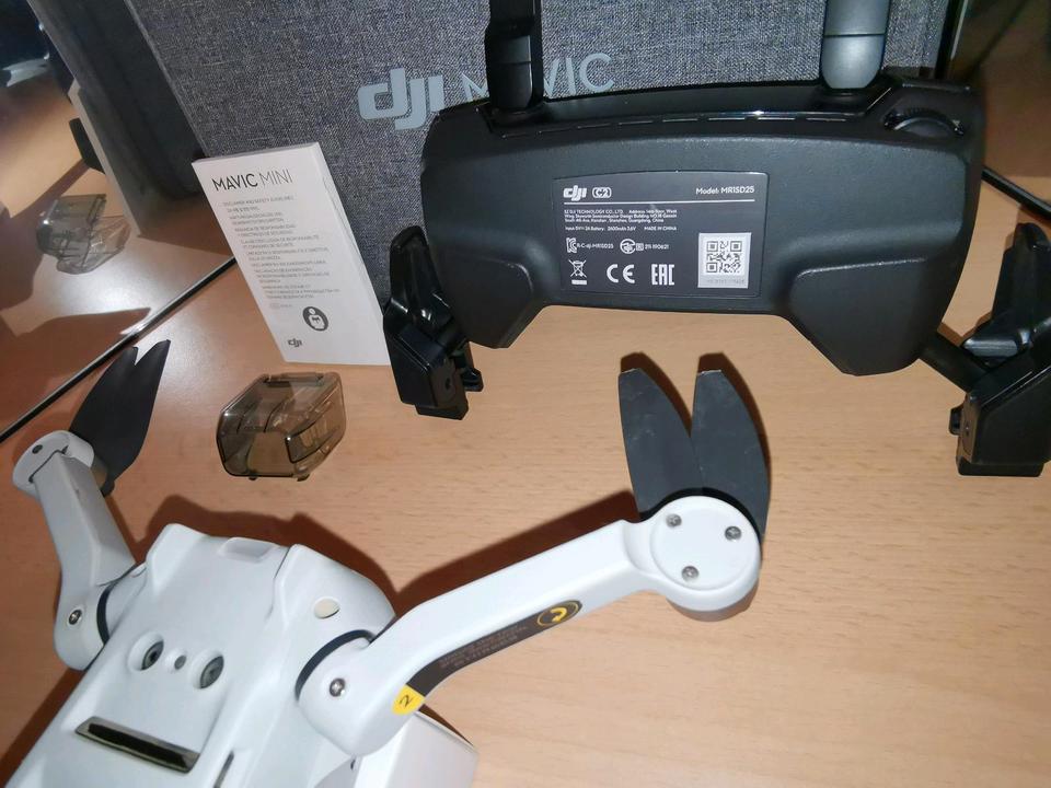 Top DJI Mavic Mini Drohne mit VR  FPV Brille, als Set mit Koffer in Kassel