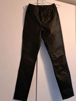 ☆☆ COOLE BIKER JEANS VON VERO MODA, GR. XS/30, SCHWARZ ☆☆ Hessen - Neu-Isenburg Vorschau