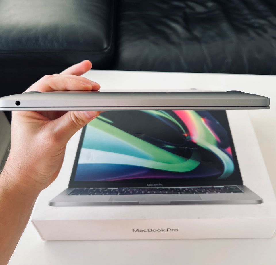 MacBook Pro 2021 M1, 13,3 Top Zustand in Essen