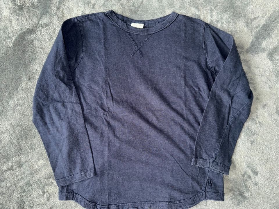 Zara Paket (Pullover, Hose, Sweatshirt, Hemd, 5 Shirts). Gr. 122 in München