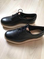 Clarks neue Schnürschuhe Schwarzkittel weiß Gr. 36 Echtleder neu! Hessen - Calden Vorschau