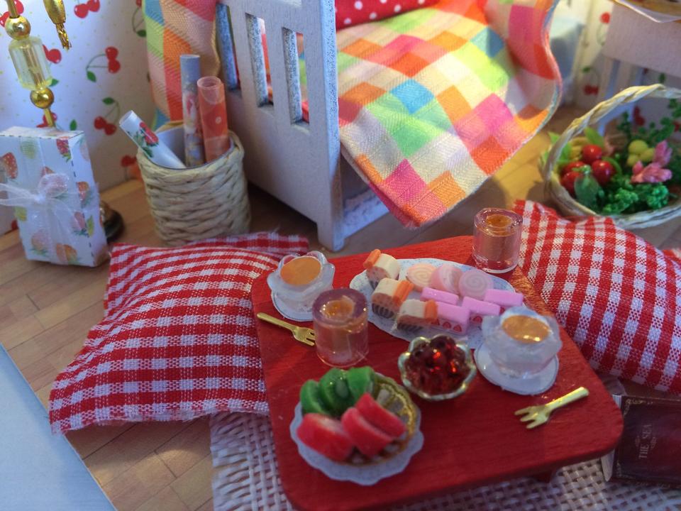 DIY Dollhouse Miniatur Bausatz herbstliches Zimmer mit Licht in Kaiserslautern