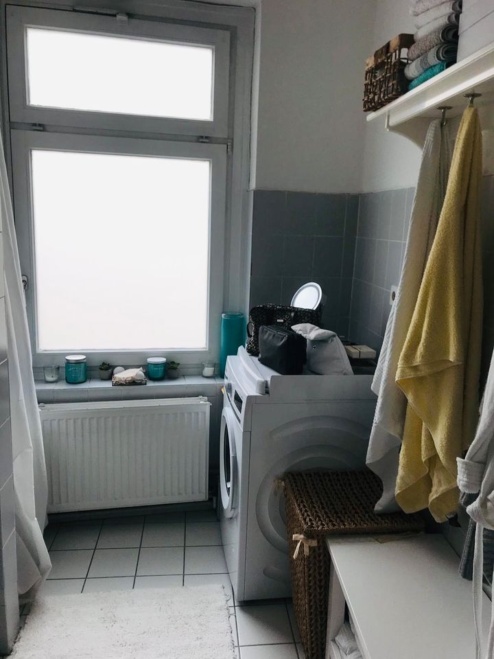 Schöne 3 Zimmer Altbauwohnung mit Balkon + EBK in HH-St. Georg in Hamburg