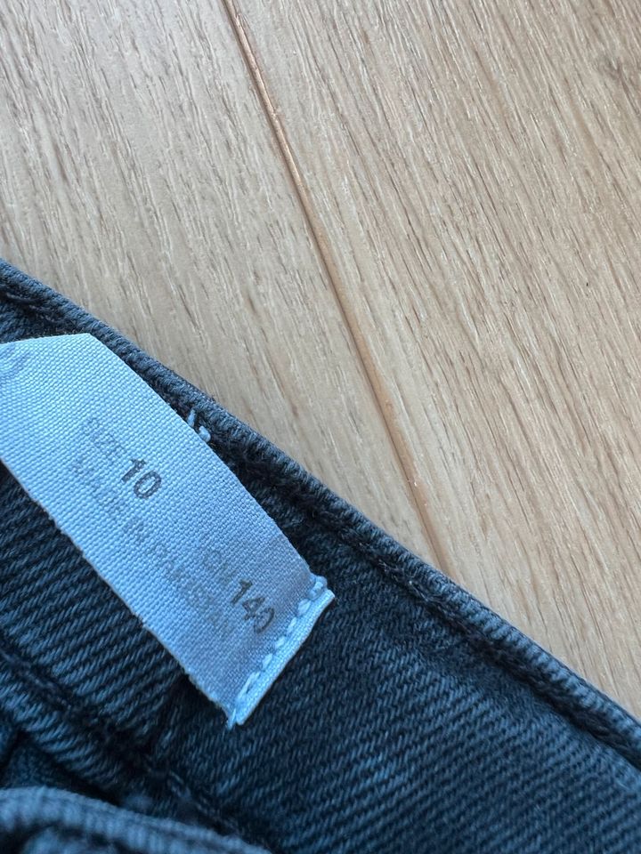 ZARA Kids Jeans Hose kurz Gr. 140 Jeanshose schwarz türkis in Waiblingen