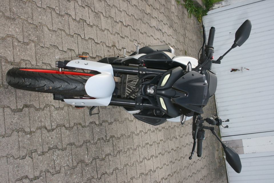 Verkauft wird hier mein erstes Motorrad Yamaha  aus erst Besitzt in Berlin