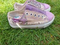 Stoffschuhe Chucks Sneakers lila Glitzer Fils Größe 24 Baden-Württemberg - Reutlingen Vorschau