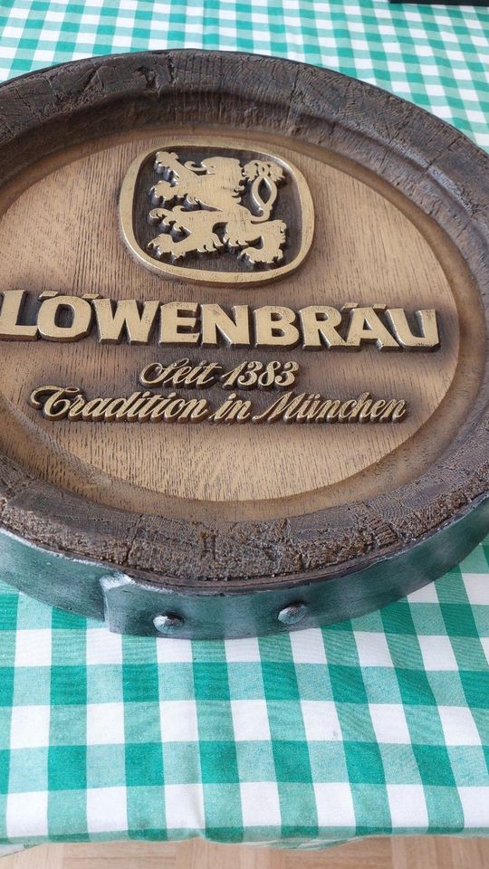 Löwenbräu München - Fassdeckel - Werbeschild in München