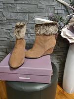 Winter Schuhe Stiefelette Boots Damen Stiefel Gr. 38 neu Berlin - Spandau Vorschau
