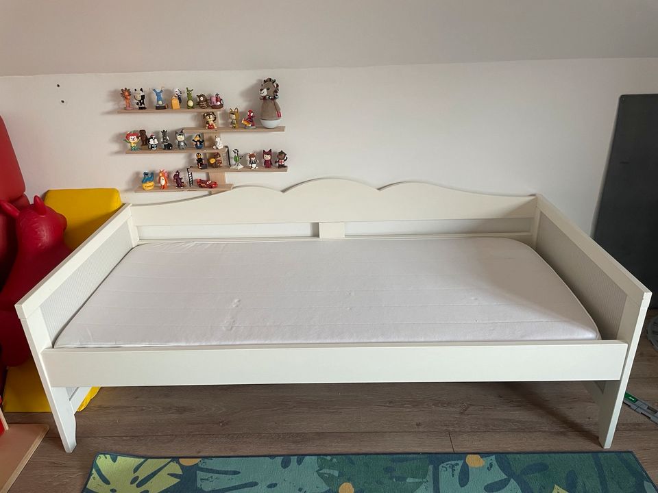 Kinderbett Ikea Hensvik inklusive Lattenrost/Matratze in Lilienthal
