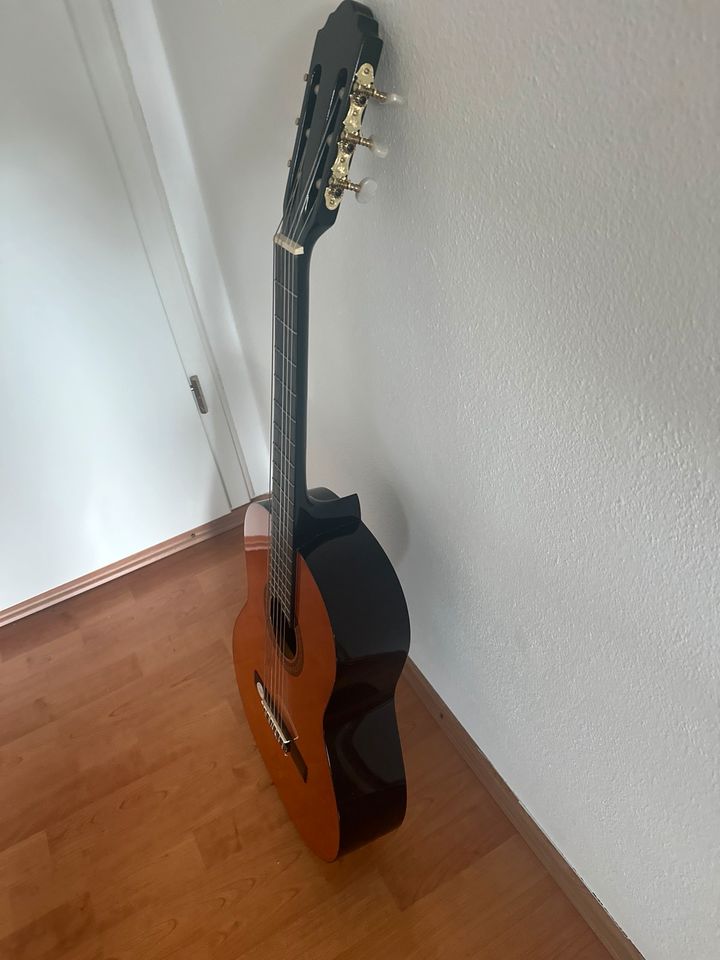 Gitarre braun/schwarz in Gersthofen