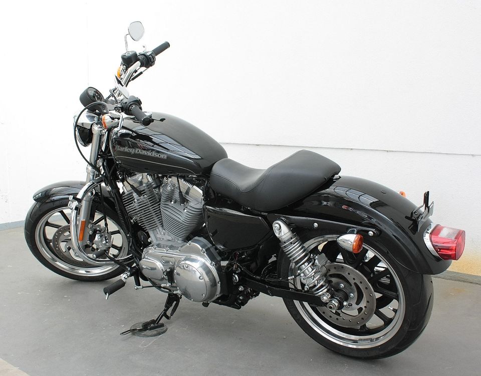 Harley-Davidson XL883L Sportster Super Low 5HD4.... in Meinerzhagen