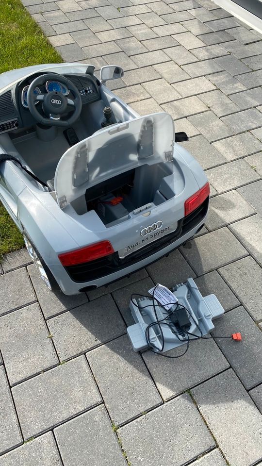 Elektro Kinderauto Audi R8 Spyder Silber in Bönen