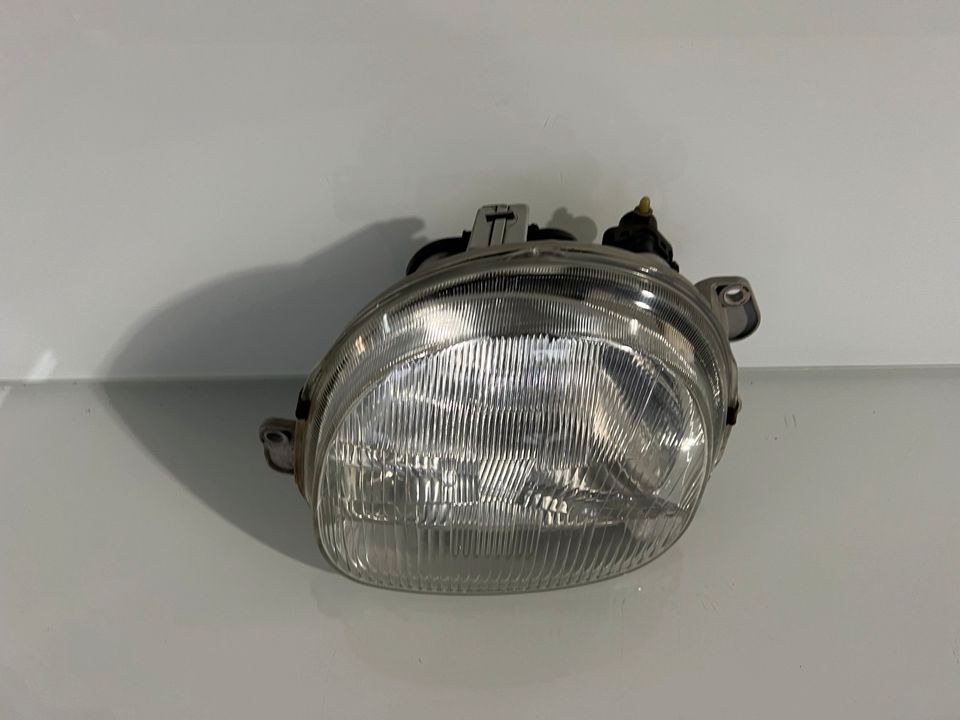 Scheinwerfer Renault Twingo Frontscheinwerfer Lampe links Halogen in Wilnsdorf