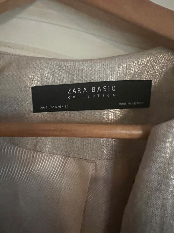 Zara leichte Jacke in Berlin