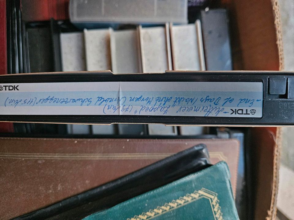 VHS Kasetten Sammlung 4 Kartons voll in Ostrach