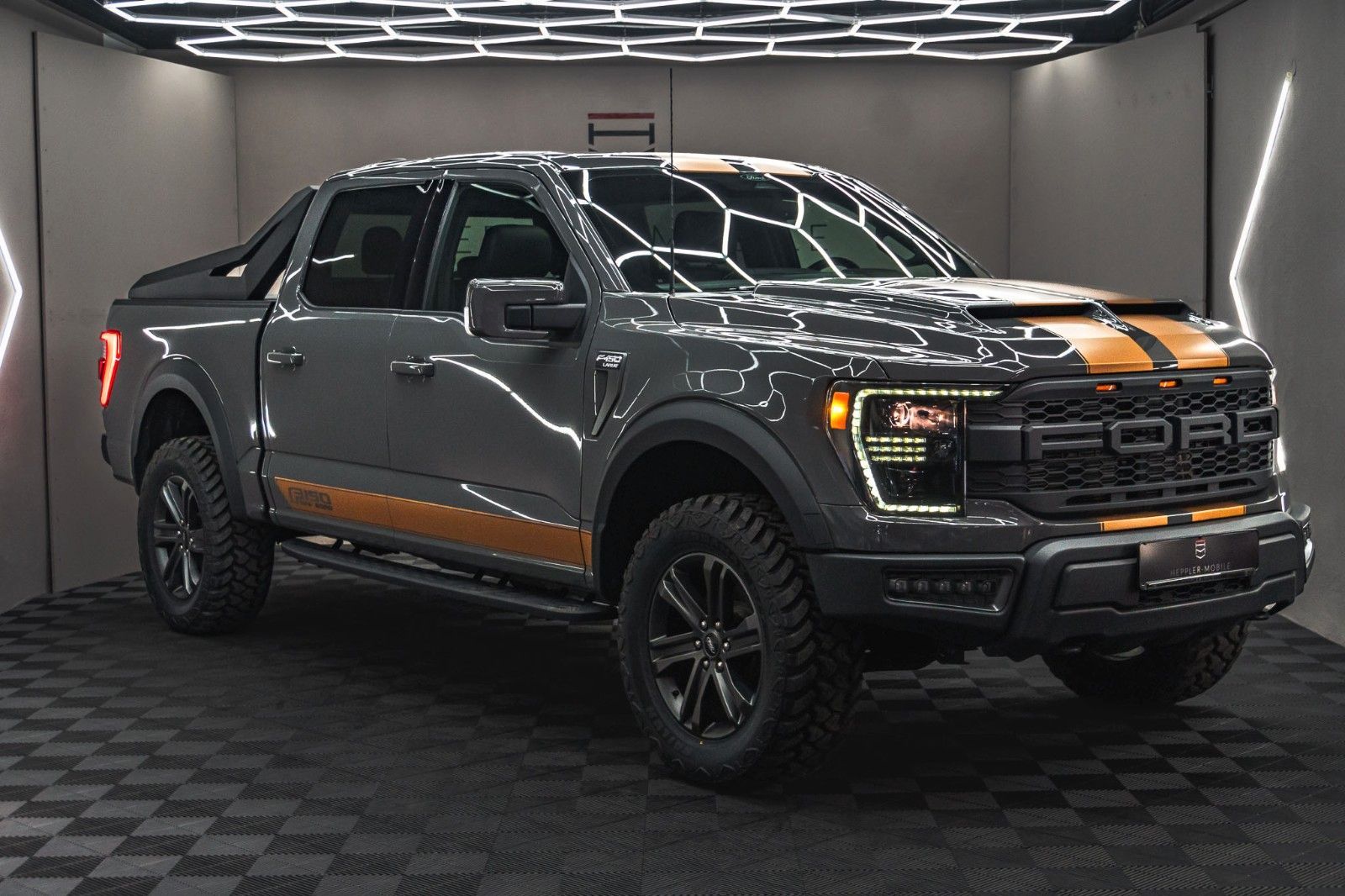 Abbildung des Autos Ford F 150 Lariat RAPTOR…