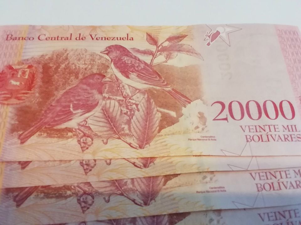 Banknoten Venezuela, 10 x 20.000 Bolivares, 2017, unc. in Bad Krozingen
