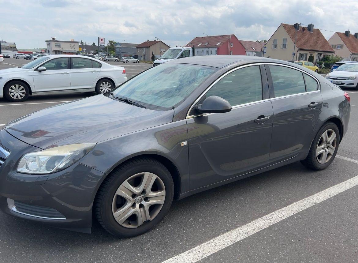 Abbildung des Autos Opel Insignia CT