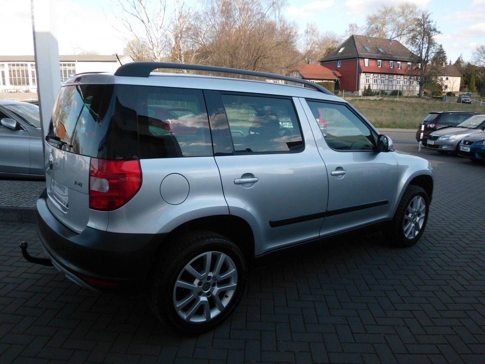 Skoda Yeti 2.0 TDI   KLIMA,PDC,SHZ,AHK,STANDHEIZUNG in Gronau (Leine)