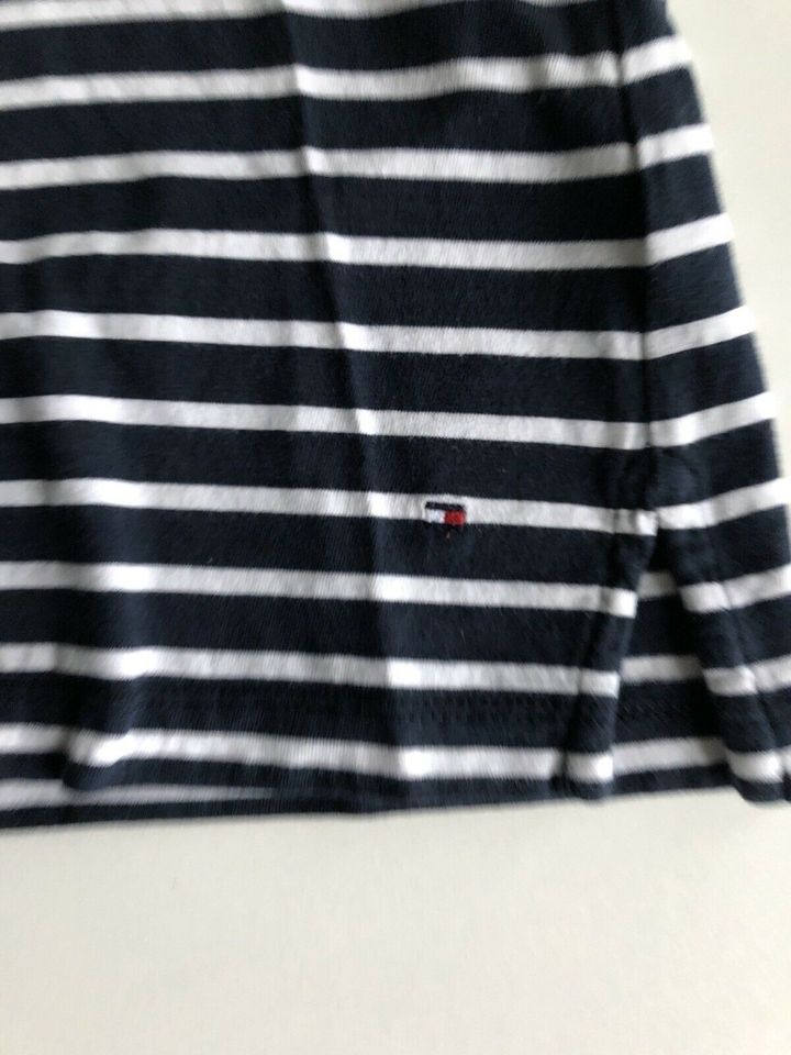 Tommy Hilfiger-Shirt Gr.XS, neuwertig in Straßenhaus