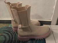 Stiefeletten Creme Rosa Größe 41 Hessen - Bad Karlshafen Vorschau