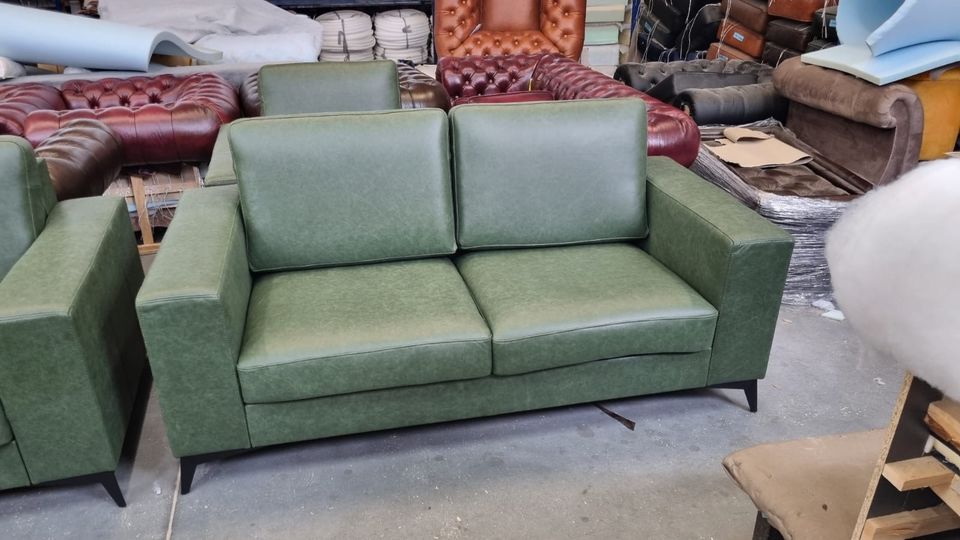 ⭐️⭐️⭐️Echt Leder Chesterfield Designer Eckcouch Sofa Couch Sessel Hocker Tisch Samt in München