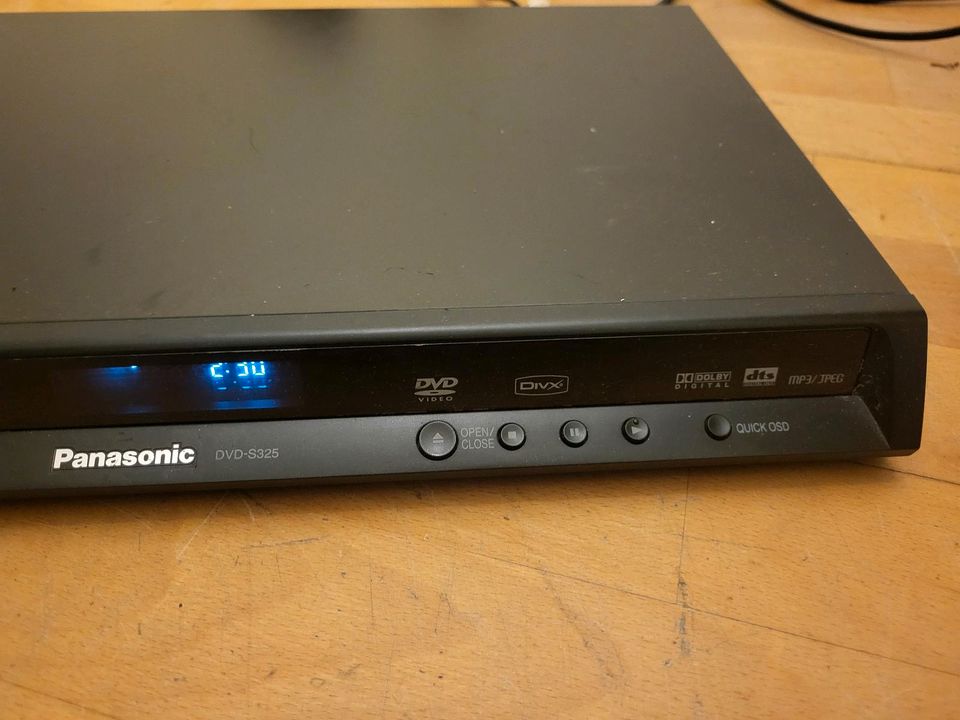 Panasonic dvd-s325. DVD Player in Krefeld