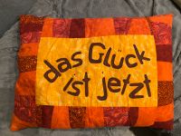 Selbst gemachtes Kissen im Patchwork Stil mit aufgenähter Schrift Westerwaldkreis - Boden Vorschau